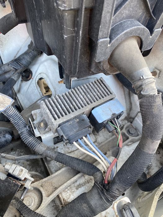 Releu bujii Opel Vivaro 1.6 Dci 2016