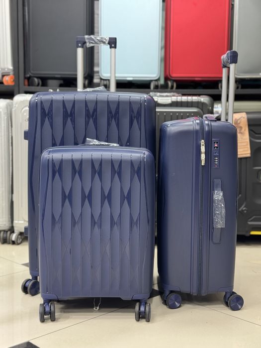 Супер скидка на средние чемоданы из полипропилена