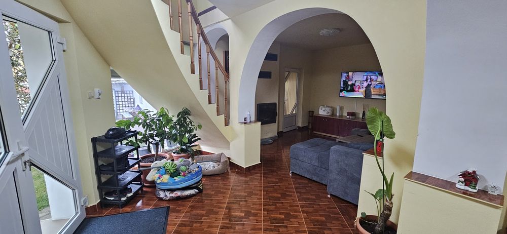 Casa de vanzare in CETATE zona foarte linistita