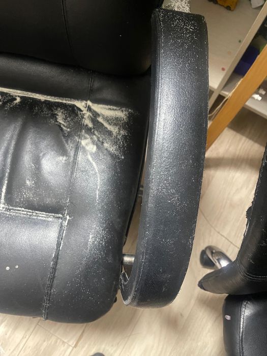 Продам 2 кресла офисные