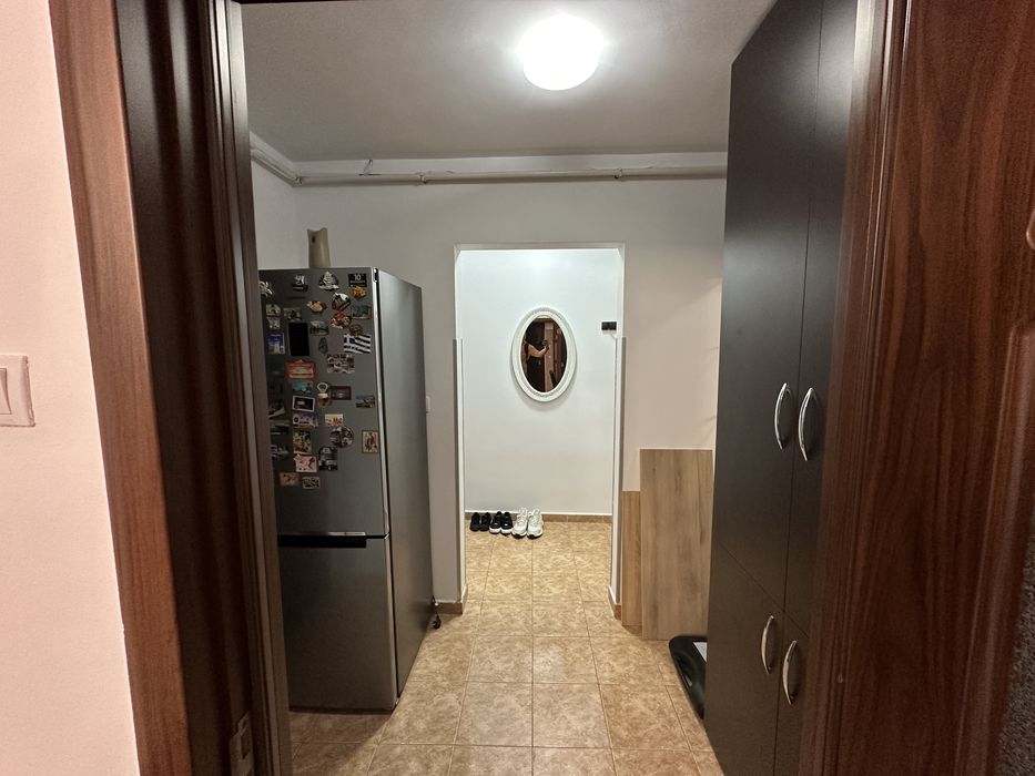 Proprietar inchiriez apartament 3 camere mobilat-utilat complet