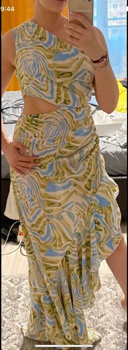 Rochie eleganta potrivita pentru evenimente vara