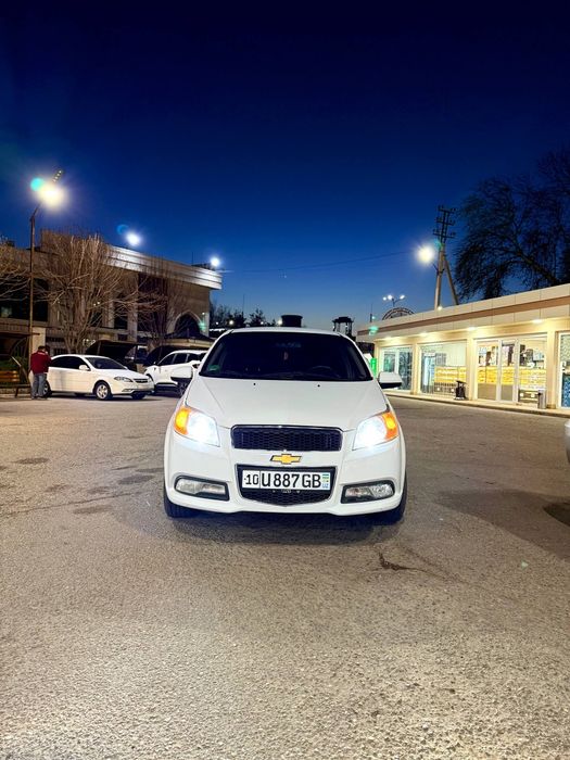 Продаётся нексия 3 Автомат 4 позиции