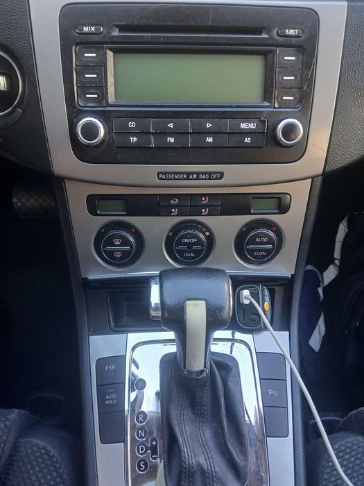 Vând Vw Passat B6 accidentat