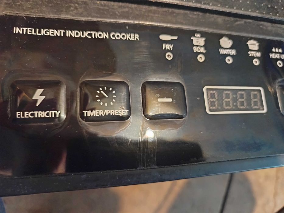 Индукционен котлон 2000W, 80-270°C, 5 функции