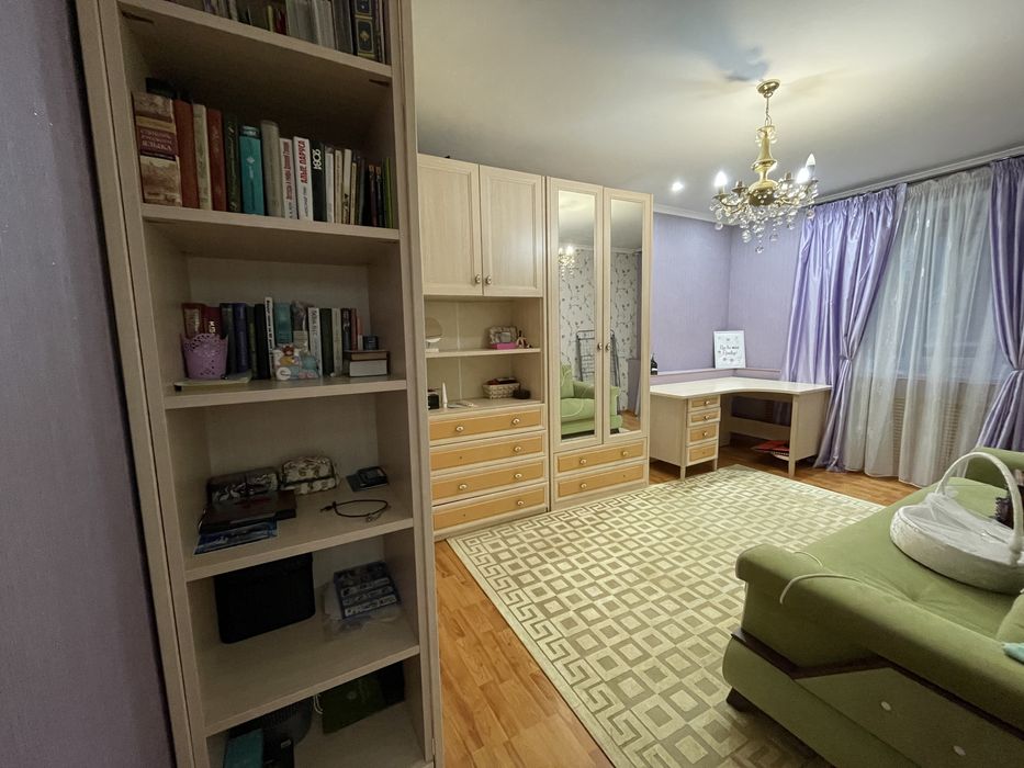 Продается гарнитур