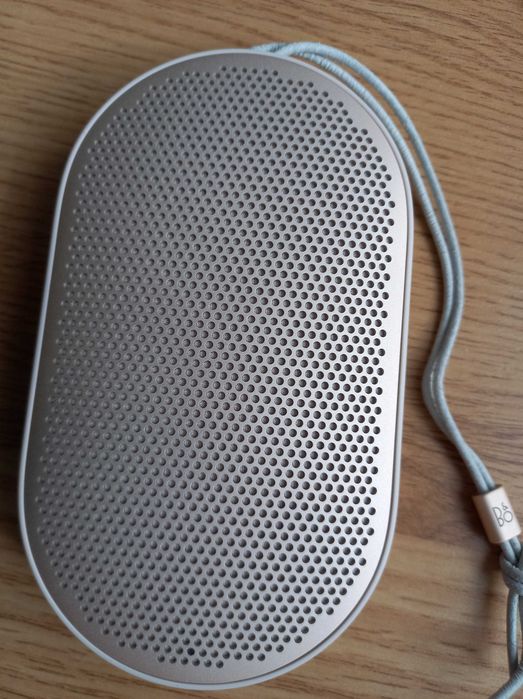 Bluetooth колонка Bang & Olufsen Beoplay P2 (Sand Stone) – Неизползвана / Луксозна / Пълен комплект