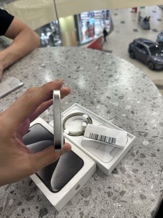 IPhone 15 pro 128gb 83%