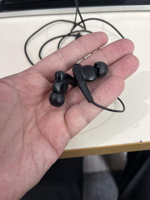 Продав винтажные наушники Sony .