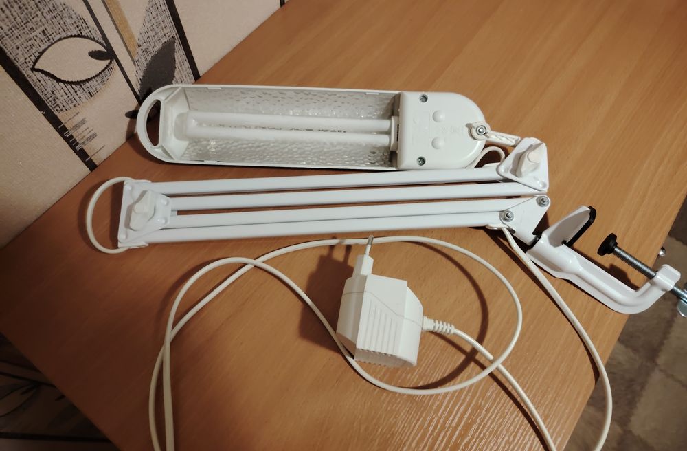 Продам настольную лампу трансформер