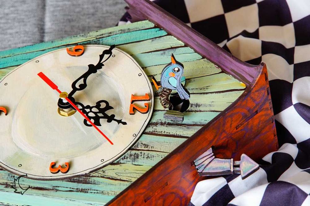 Ръчно изработен дървен часовник „Къщичка с кукувица“