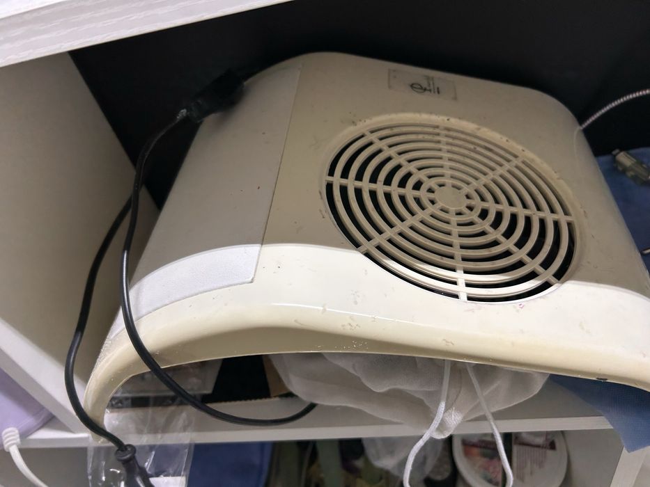 Пылесос(вытяжка)маникюрная