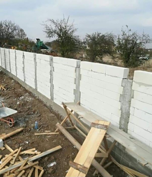 Executam garduri diferite modele