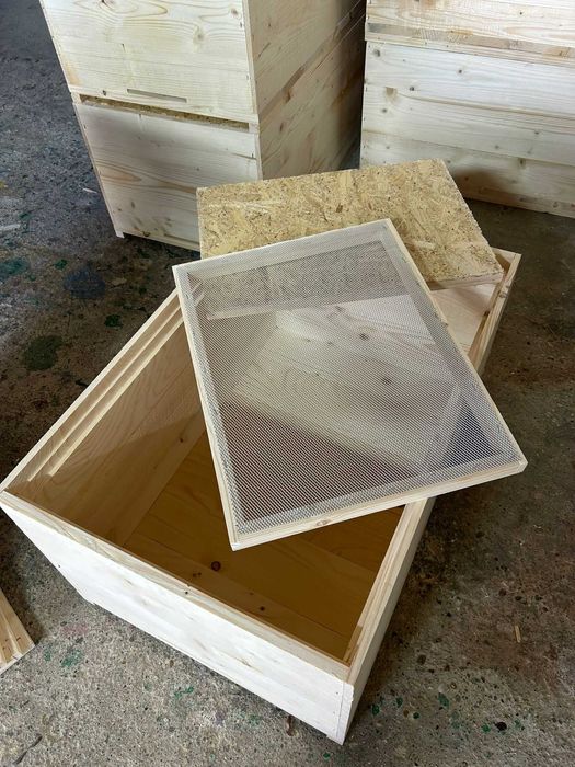 Stupi albine DADANT-  orice tip cu preturi începând de la 155 lei/buc.