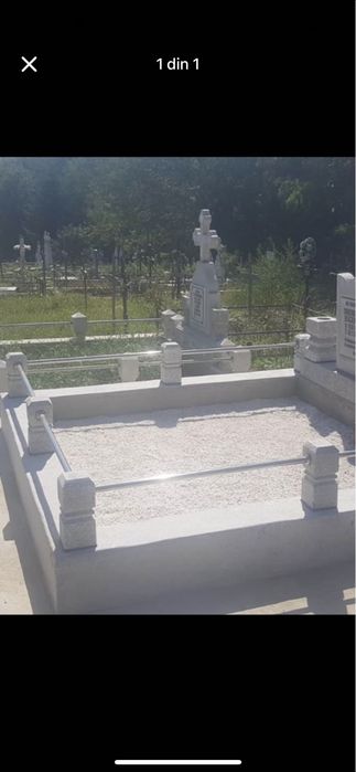 Vând monumente din mozaic