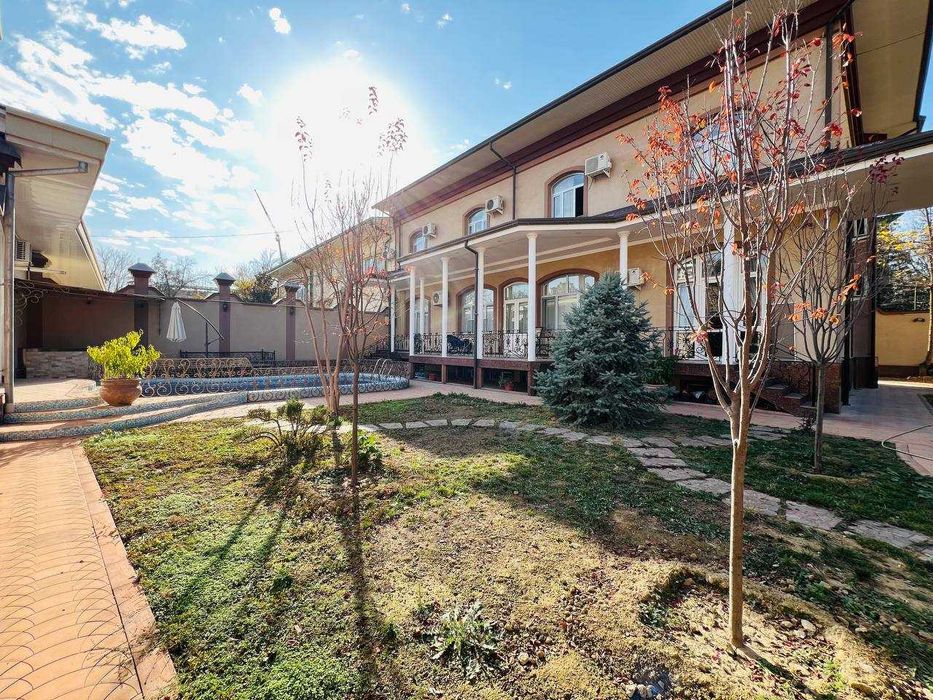 Аренда дома на Ивлиева  7 соток 8 комнат 5000 у.е