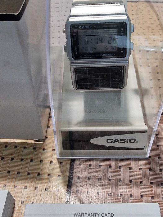 Чисто нов,неизползван електронен часовник Casio