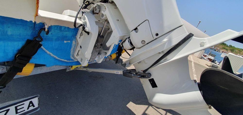 МОТОРНА ЛОДКА 5.5м.