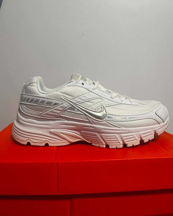 Дамски маратонки Nike