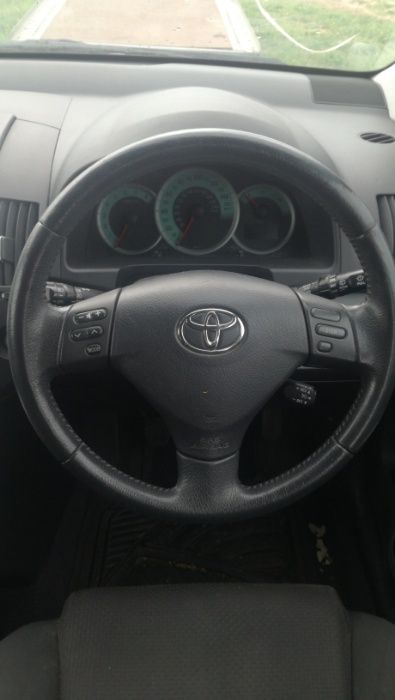 Корола Версо на части