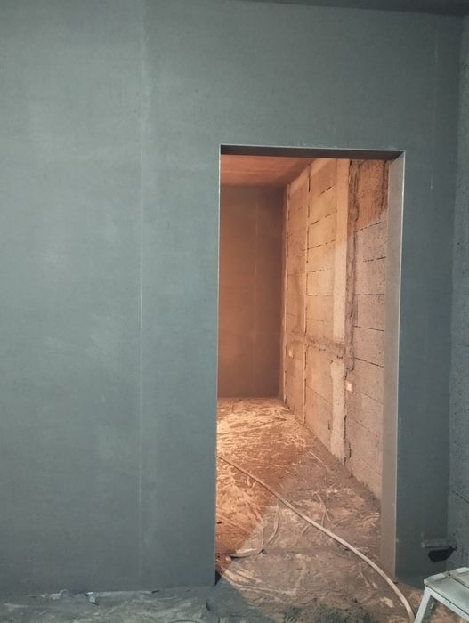 Tencuială mecanizată clasică, nisip, ciment și var