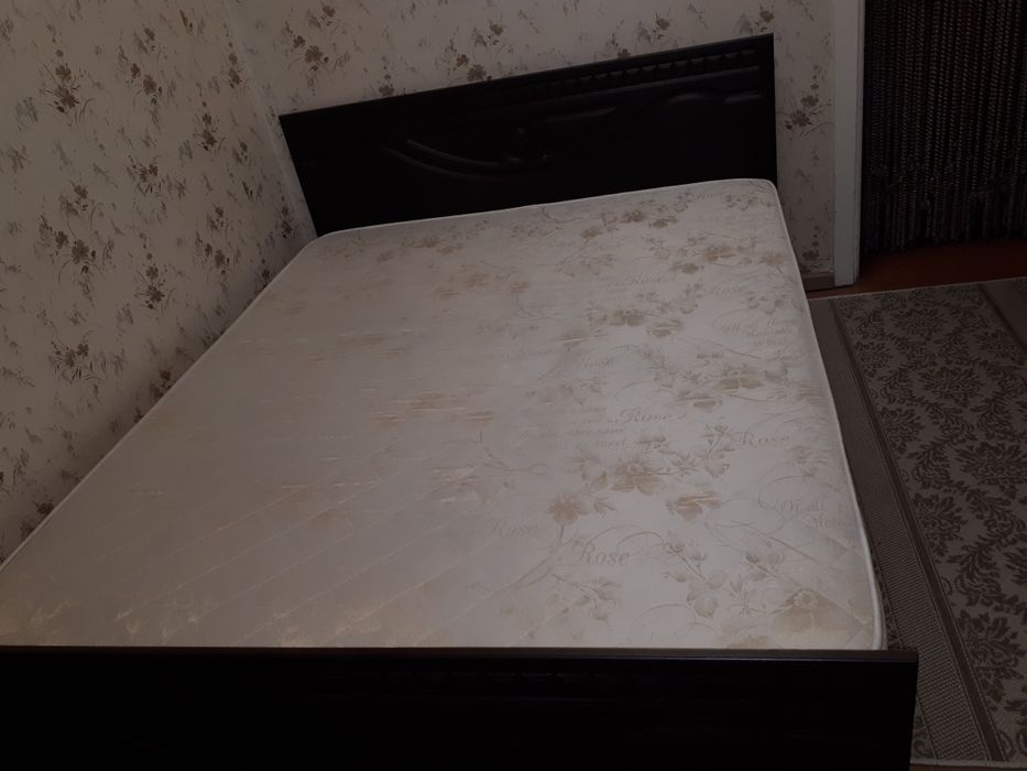 Продам двухспальную кровать