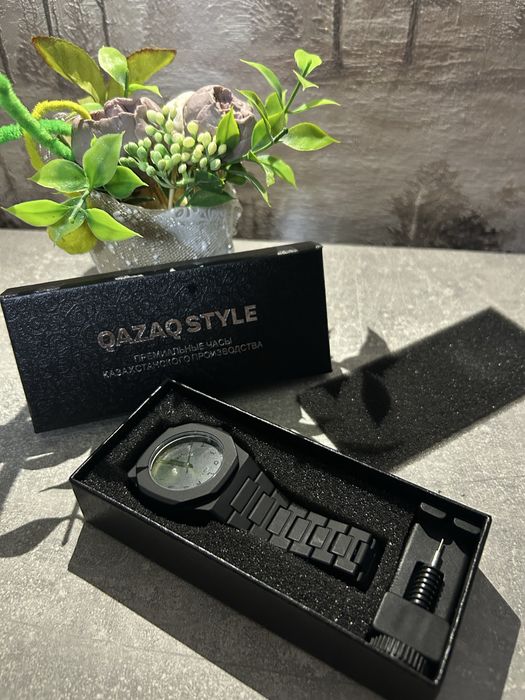 Продам стильные часы Rick