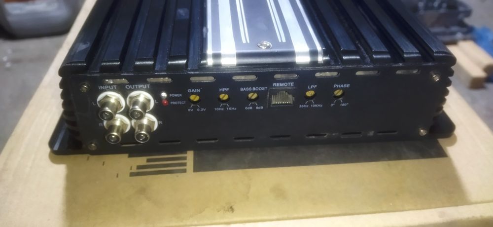 Продам мощный усилитель 2х1500