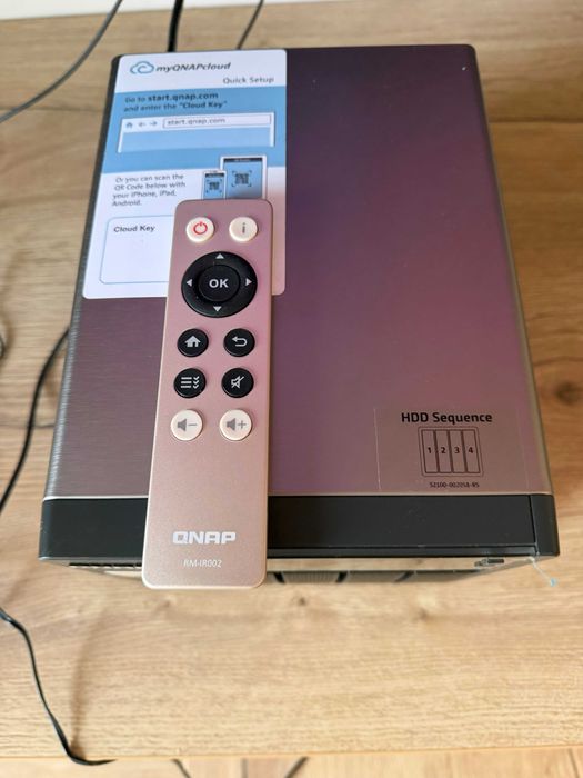 Продавам NAS QNAP TS-453A с 24TB дискове