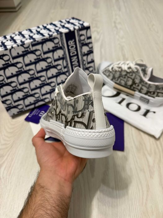 Adidasi D I O R Essentials B23 LOW-TOP Tenesi NOI