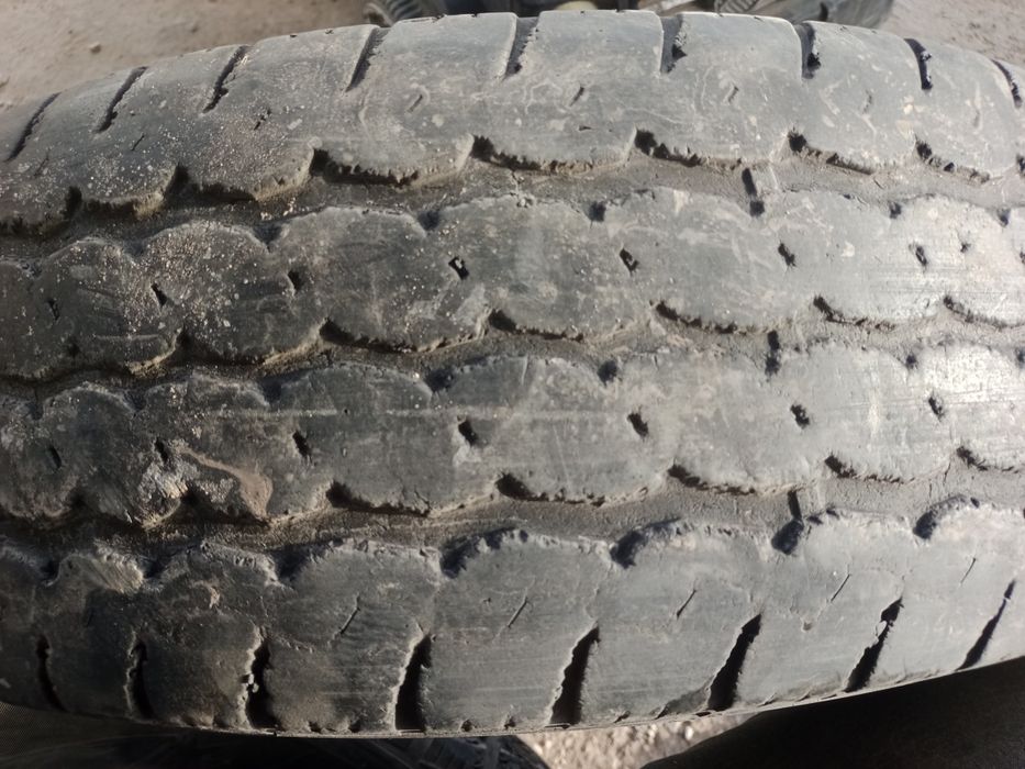 шины 225/70R15C 3шт.