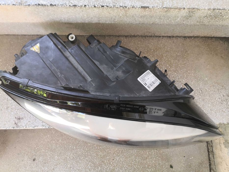 Фар Audi TT Xenon десен/Фар Ауди ТТ Ксенон Оригинален