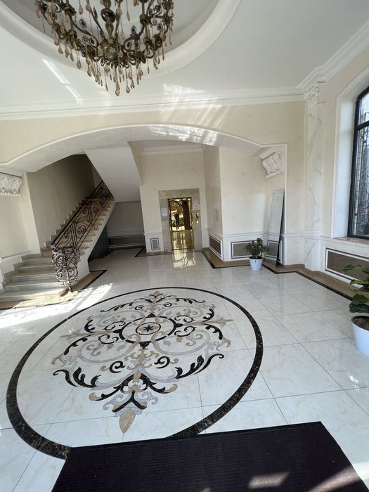 Лух квартира очен элитном новастройке на улице шотаруставелли