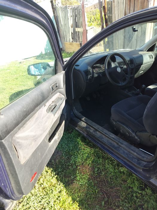 Vînd golf 4.  1.6 benzină