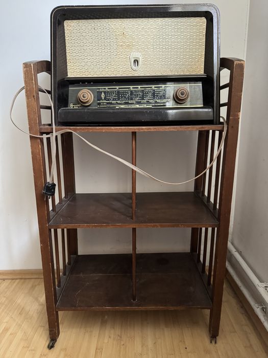 Retro ! Radio de colecție, București 500, anii ‘60.