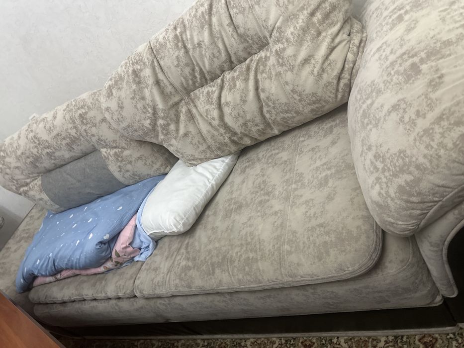 Диван даром заберите срочно