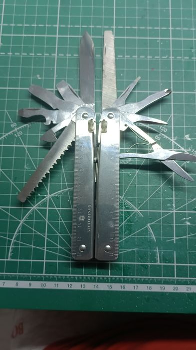 Victorinox Swisstool plus