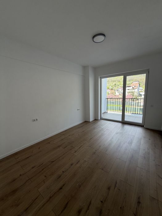 Apartament doua camere+loc de parcare Rm Valcea