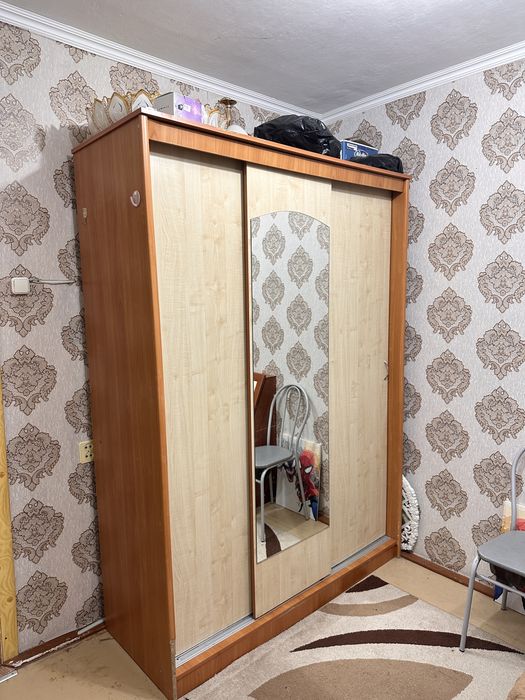 Отдам кровать и шкаф