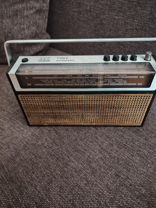Vind  aparate radio functionale1960