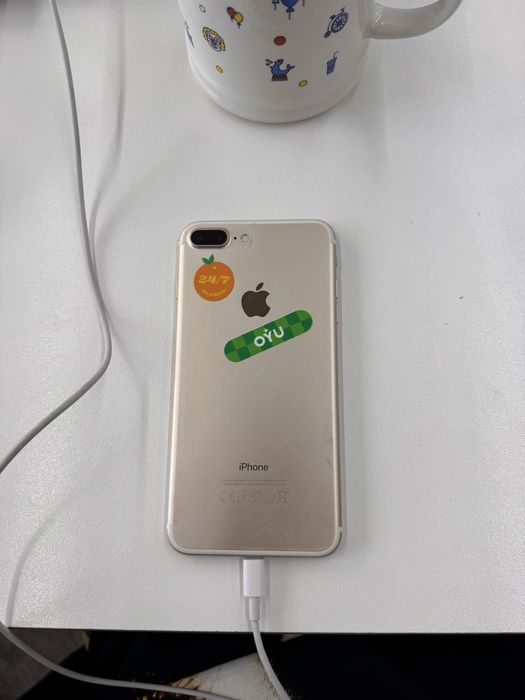Продам iphone 7+