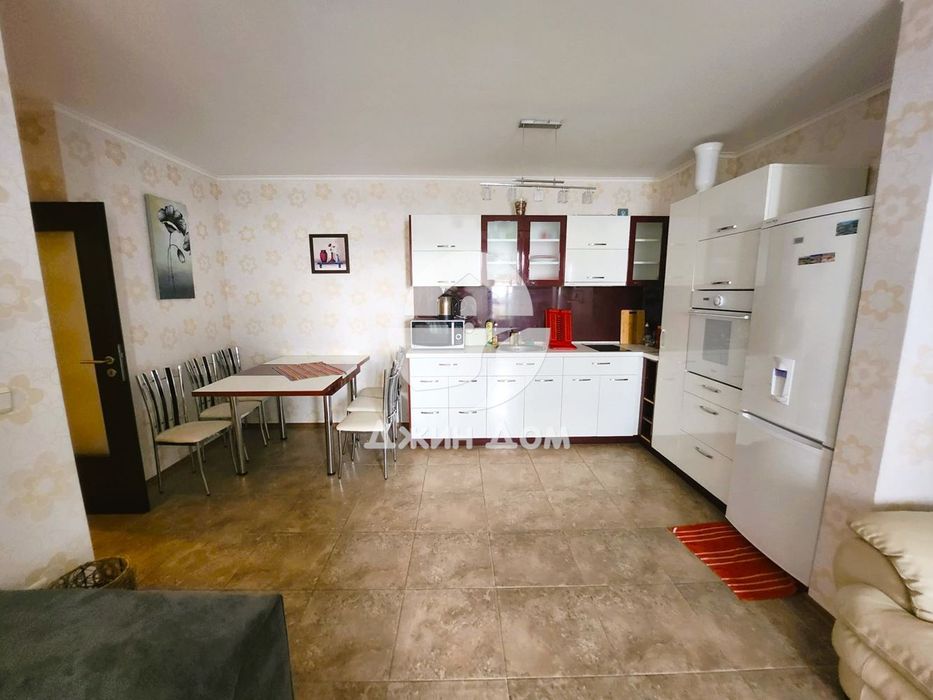 Продава се Тристаен апартамент в Несебър - 91 кв.м за 1869 €/кв.м - Снимка #2