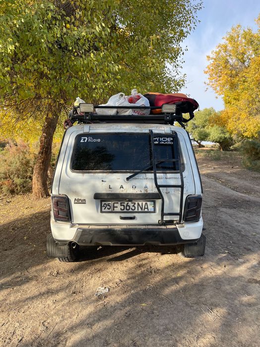 NIVA URBAN Машина свежая