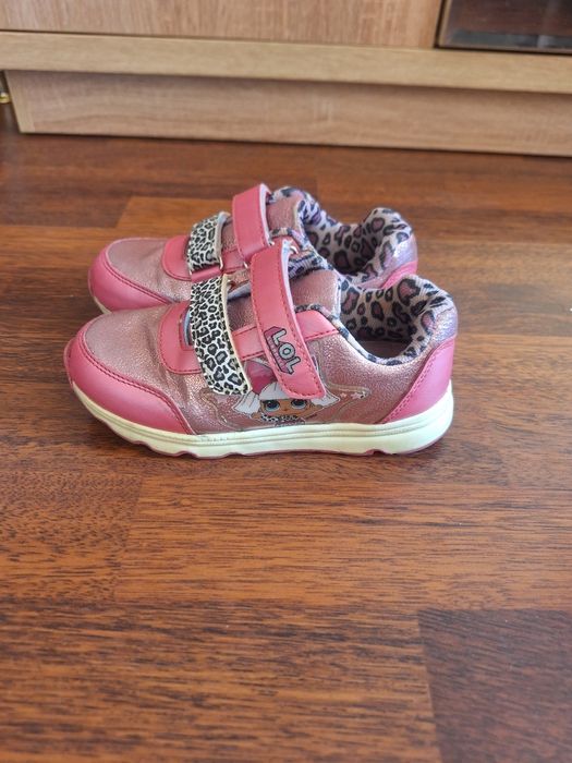 Детские кроссовки