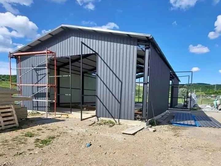 Vând hală metalică 10 x15 
10/20/3 Compusă dim :
• 5ferme la 10m ipe 180
• ⁠10stâlpi la 3M ipe 180
• ⁠plăcuțe stâlpi 250x250
• ⁠10cuzi