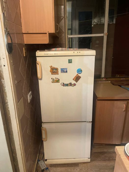 Продается стиральная машина холодильник в рабочем состоянии своя срочн