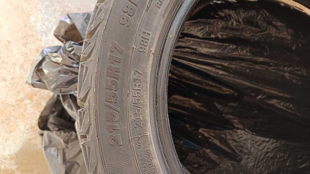 Две зимни гуми 215/55/17