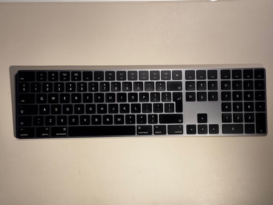 Apple Magic Keyboard Numeric Space Gray (Model A1843) - Negru