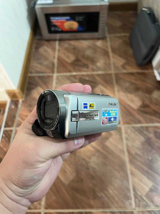 Видеокамера Sony Handycam DCR-SX65E PAL