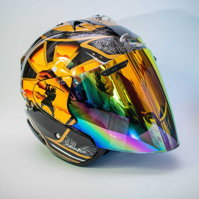 Каска за мотор пистов , скутер , ел. тротинетка др. ( Размер L 59-60 )